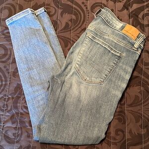 American Eagle Outfitters Light Blue Skinny Jeans